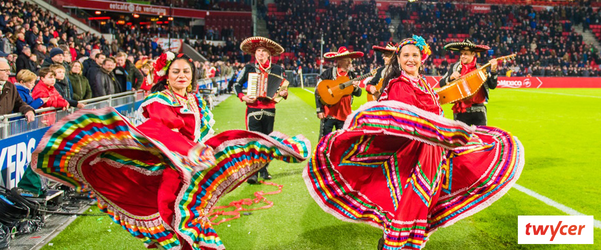 Danseressen in Tropische Samba kostuums